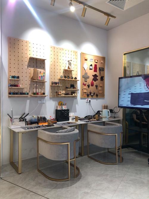 箱包,鞋履,皮衣等奢侈品提供專業的售后維修,保養,寄賣等全方位服務